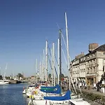 Ibis Styles Centre Historique Hotel 3*